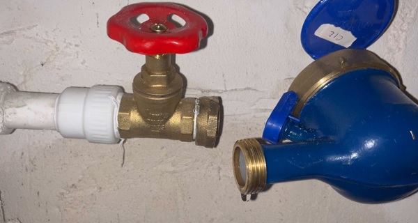 Foto - Hırsızlar bu apartmanı susuz bıraktı! Bakın hırsızlar bu kez neyi gözlerine kestirdi