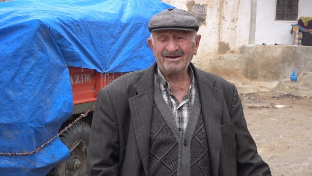 Foto - Hırsızlar köyün kabusu oldu! Araçla gelip eşyaları yüklediler