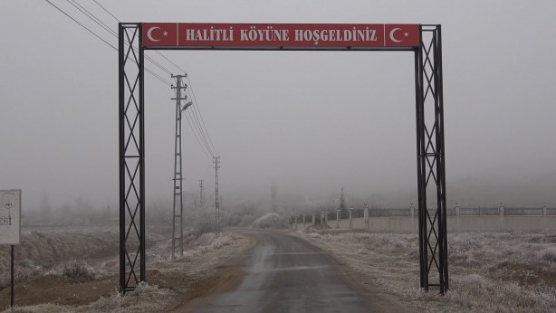 Foto - Hırsızlar köyün kabusu oldu! Araçla gelip eşyaları yüklediler