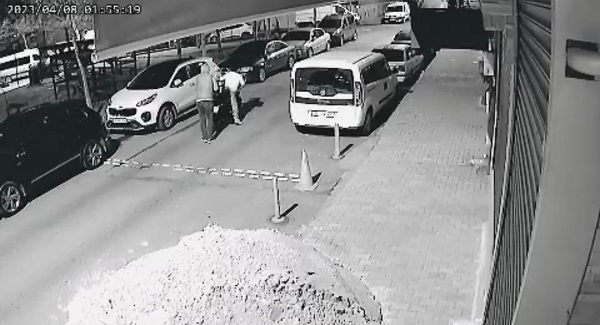 Foto - Hırsızlık anları kameralara yansıdı! 100 bin liralık motosiklet böyle çalındı