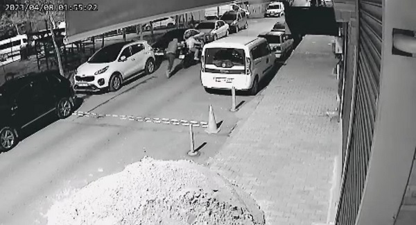 Foto - Hırsızlık anları kameralara yansıdı! 100 bin liralık motosiklet böyle çalındı