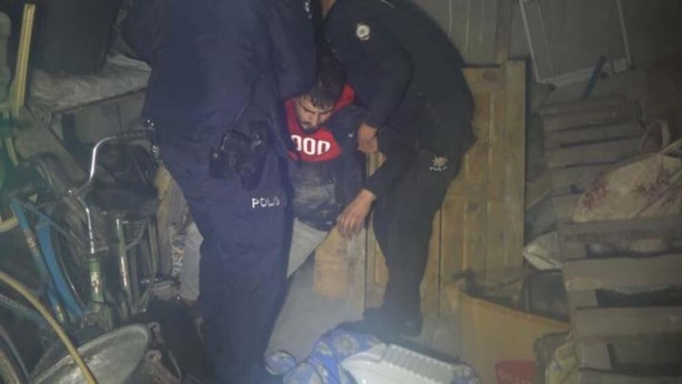 Foto - Hırsızlık şüphelisi uyuyor numarası yaptı! Polisi görünce verdiği cevap olay oldu