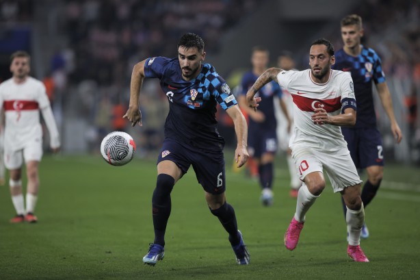 Foto - Hırvatistan tribünlerinden ırkçı skandalı: UEFA'dan ceza yolda! Görüntüler ortalığı ayağa kaldırdı...