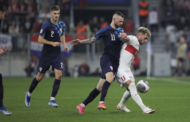 Foto - Hırvatistan tribünlerinden ırkçı skandalı: UEFA'dan ceza yolda! Görüntüler ortalığı ayağa kaldırdı...