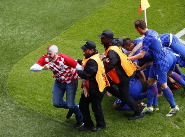 Foto - Hırvatistan'ın golünde ilginç görüntü!