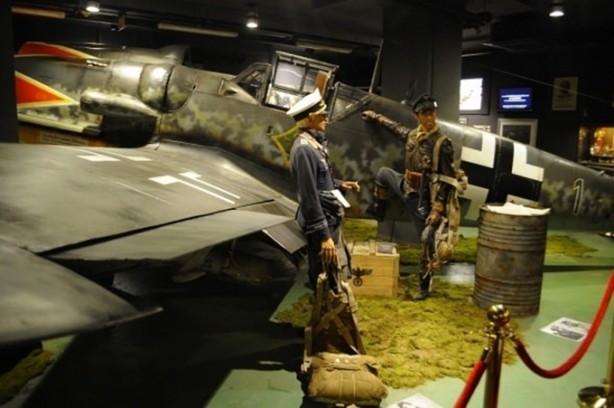 Foto - Hitler'in efsane savaş uçağı İstanbul'da!