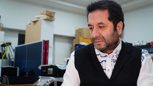 Foto - Hızı saatte 300 bin kilometre bölü saniye... Einstein'ın teorisini Türk profesör ispatladı