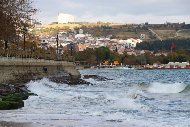 Foto - Hızı saatte 45 kilometreye ulaştı! Hafta sonu da etkili olması bekleniyor