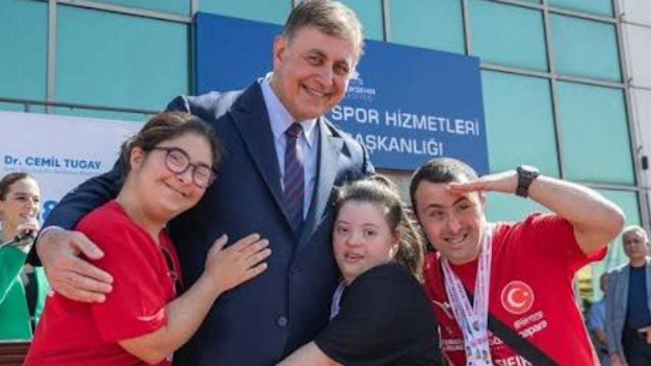 Foto - Hizmet belediyeciliği başladı: AK Parti’ye geçen İzmir Büyükşehir’den ilk icraat