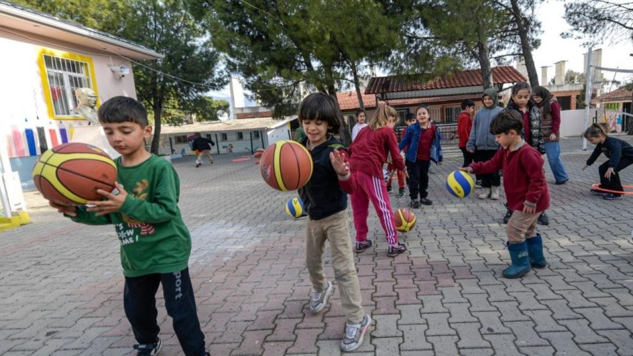 Foto - Hizmet belediyeciliği başladı: AK Parti’ye geçen İzmir Büyükşehir’den ilk icraat