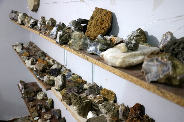 Foto - Hobisi hayatını değiştirdi! Evini müzeye çevirdi satış yapmaya başladı