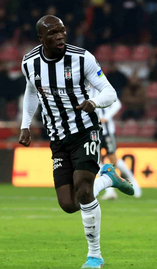 Foto - Hocası, Afrika Kupası hazırlıklarında Aboubakar'ın sakatlığındaki sürpriz gelişmeyi açıkladı! Kötü haber