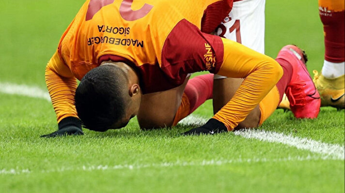 Homocu Fransızlara ayar verdi! Helal olsun sana Mostafa Muhammed