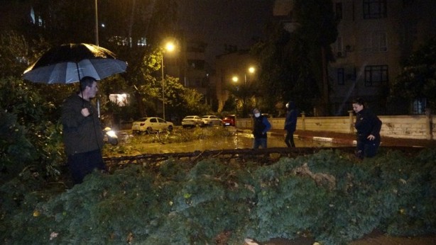 Foto - Hortum sonrası korkunç görüntüler! Ortalık savaş alanına döndü