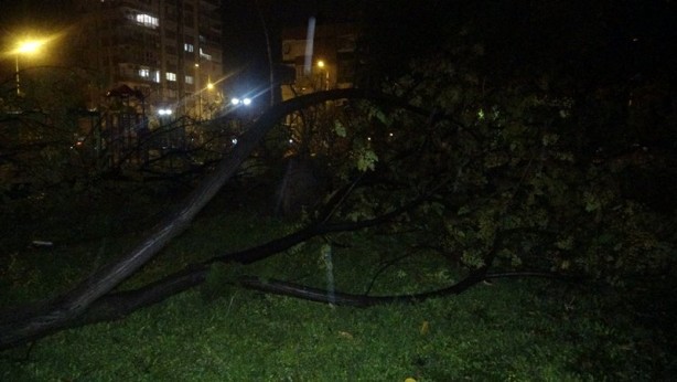 Foto - Hortum sonrası korkunç görüntüler! Ortalık savaş alanına döndü