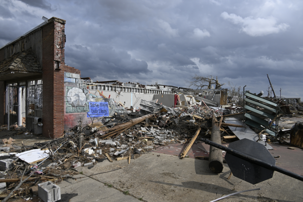 Foto - Hortumlar ABD'yi yıkıp geçti! Ölü sayısı arttı