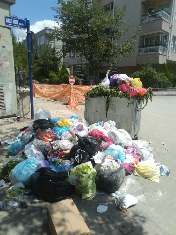 Foto - Hoş geldin ‘Z’ kuşağı CHP, yeni nesli çöp dağları ile tanışıtırıyor
