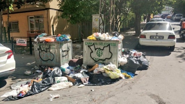 Foto - Hoş geldin ‘Z’ kuşağı CHP, yeni nesli çöp dağları ile tanışıtırıyor