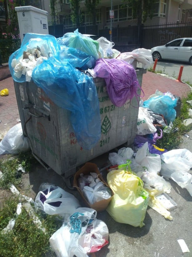 Foto - Hoş geldin ‘Z’ kuşağı CHP, yeni nesli çöp dağları ile tanışıtırıyor