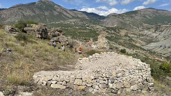 Foto - Hristiyan ve Türk-İslam medeniyetinin izlerini taşıyor! Gevhernik Kalesi'nde bu sene bulundu