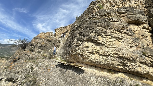 Foto - Hristiyan ve Türk-İslam medeniyetinin izlerini taşıyor! Gevhernik Kalesi'nde bu sene bulundu