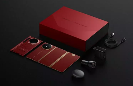 Foto - Huawei dünyanın ilk üçe katlanabilir telefonunu tanıttı! İşte Mate XT'nin fiyatı 