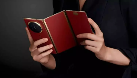 Foto - Huawei dünyanın ilk üçe katlanabilir telefonunu tanıttı! İşte Mate XT'nin fiyatı 