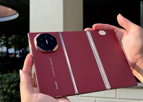 Foto - Huawei dünyanın ilk üçe katlanabilir telefonunu tanıttı! İşte Mate XT'nin fiyatı 