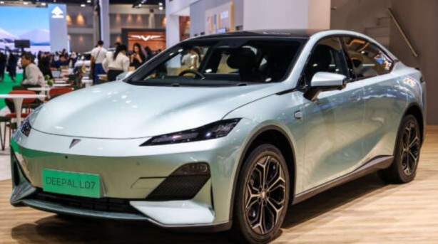 Foto - Huawei’nin elektrikli otomobili Deepal L07 tanıtıldı!