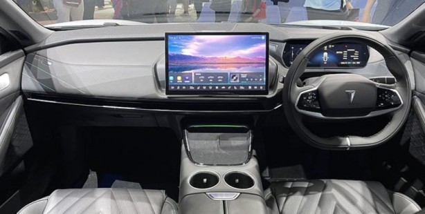 Foto - Huawei’nin elektrikli otomobili Deepal L07 tanıtıldı!