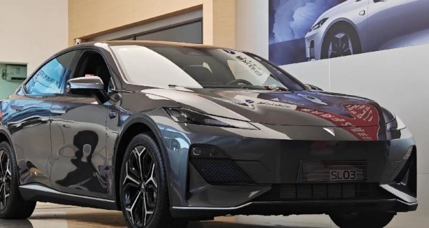 Foto - Huawei’nin elektrikli otomobili Deepal L07 tanıtıldı!