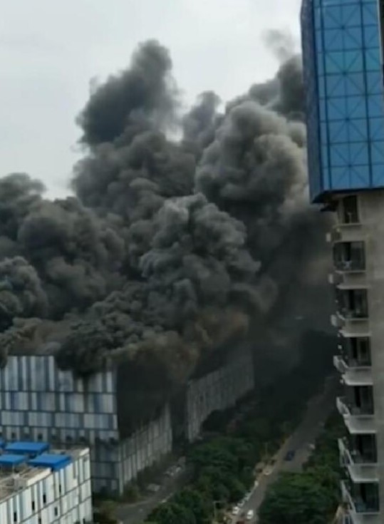 Foto - Huawei'nin laboratuvarında dev yangın