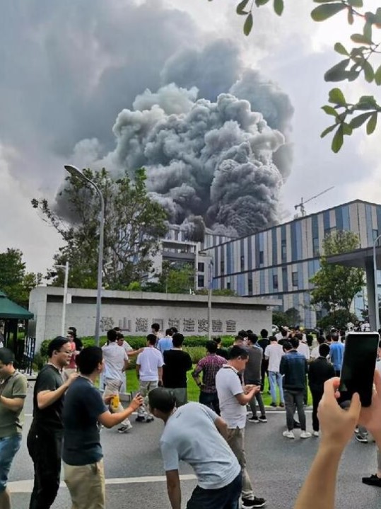 Huawei'nin laboratuvarında dev yangın