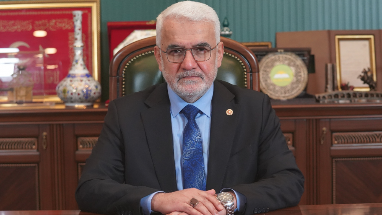 HÜDA PAR Genel Başkanı Yapıcıoğlu: Biz insan mı yetiştiriyoruz yoksa robotlaşmış çocuklar mı?