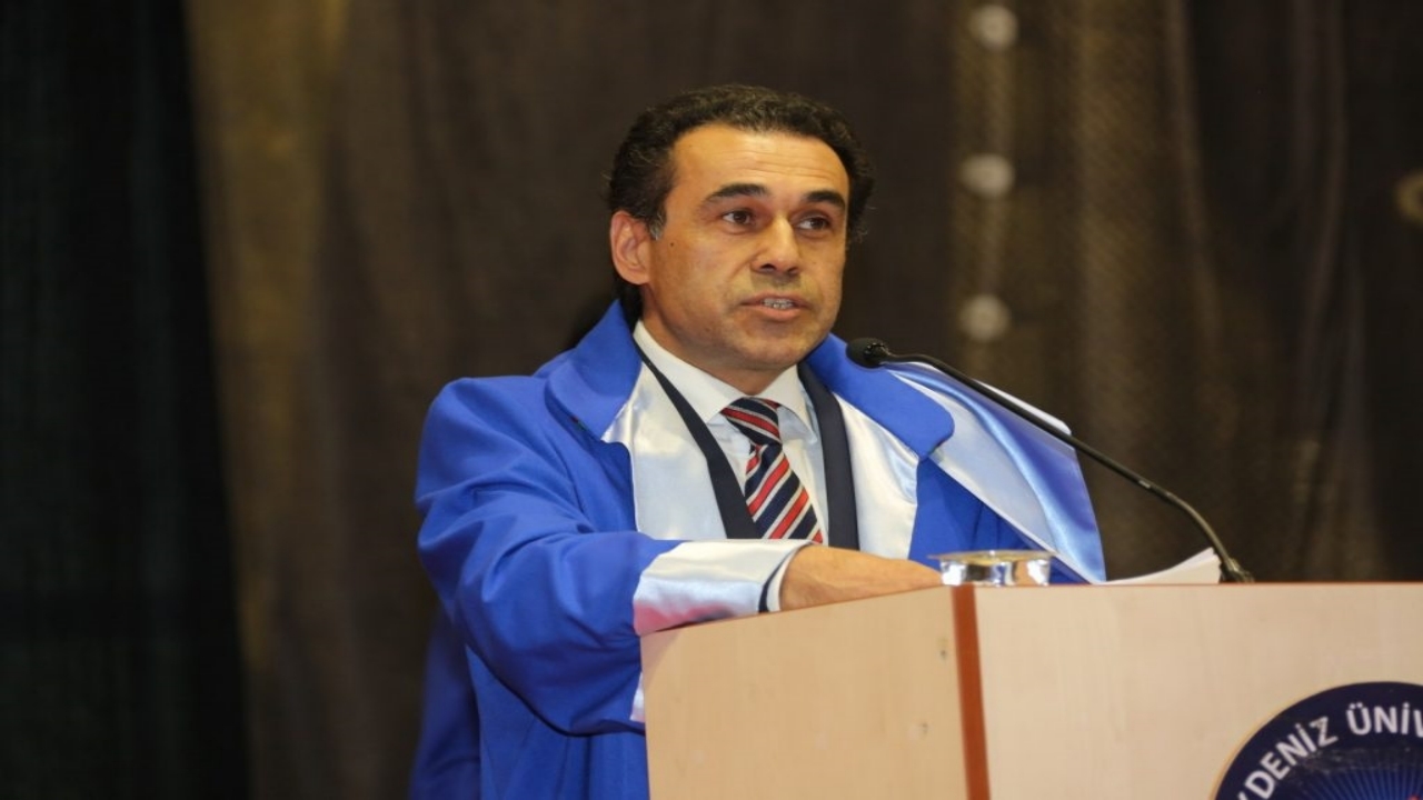 Foto - Hukuk fakültesi dekanının o rezaleti "yok artık" dedirtti! Savunması akıl alır gibi değil