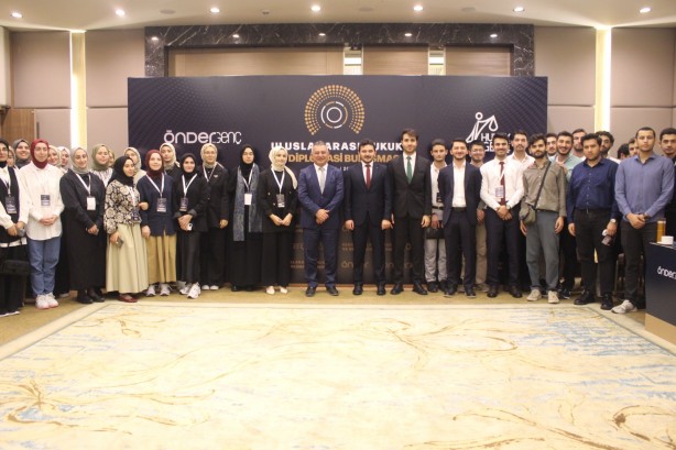 Foto - Hukuk Genç Filistin gündemiyle toplantı! Dünya sistemi İsrail’den yana