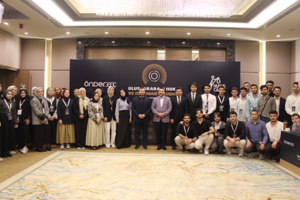 Foto - Hukuk Genç Filistin gündemiyle toplantı! Dünya sistemi İsrail’den yana