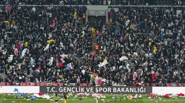 Foto - 'Hükümet istifa' diyen Fenerbahçe ve Beşiktaş'ın taraftarına tepki gösteren  kulüpler belli oldu: Tarafımız...