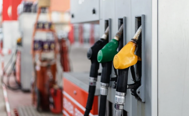 Foto - Hükümetten akaryakıt fiyatlarıyla üzen karar! 00.00'dan sonra istasyonlara gidenler şoku yaşadı