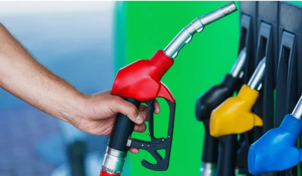 Foto - Hükümetten akaryakıt fiyatlarıyla üzen karar! 00.00'dan sonra istasyonlara gidenler şoku yaşadı