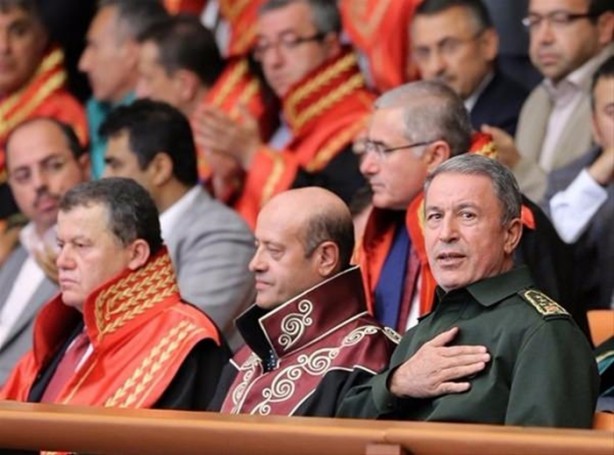 Foto - Hulusi Akar alıkonulduğu 20 saat boyunca neler yaşadı?