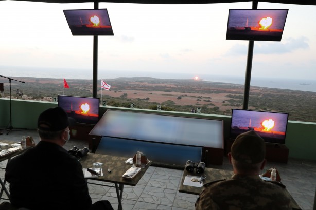Hulusi Akar böyle izledi! F-16'lar yerle bir etti