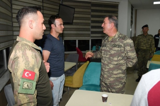 Foto - Hulusi Akar, o bölgeleri denetledi