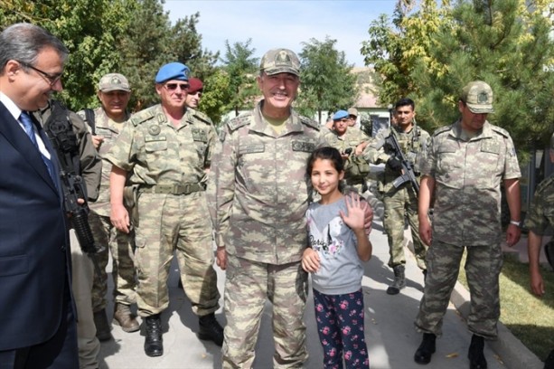 Foto - Hulusi Akar, o bölgeleri denetledi