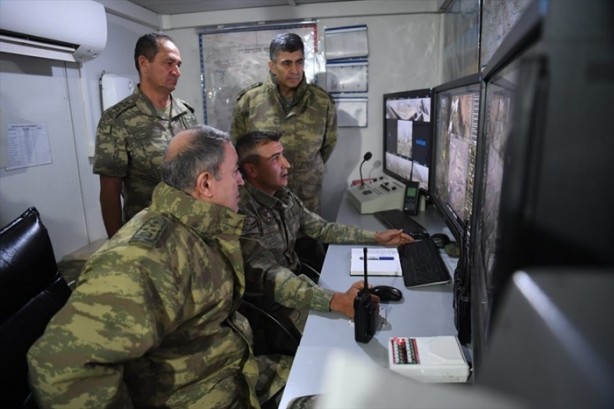 Foto - Hulusi Akar, o bölgeleri denetledi