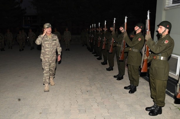 Foto - Hulusi Akar, o bölgeleri denetledi