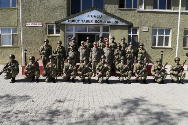 Foto - Hulusi Akar, o bölgeleri denetledi