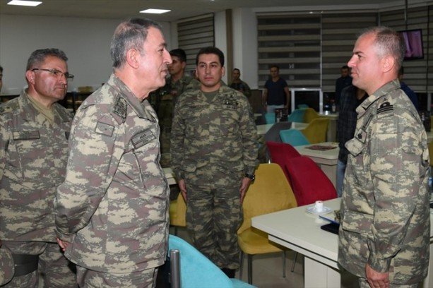 Foto - Hulusi Akar, o bölgeleri denetledi