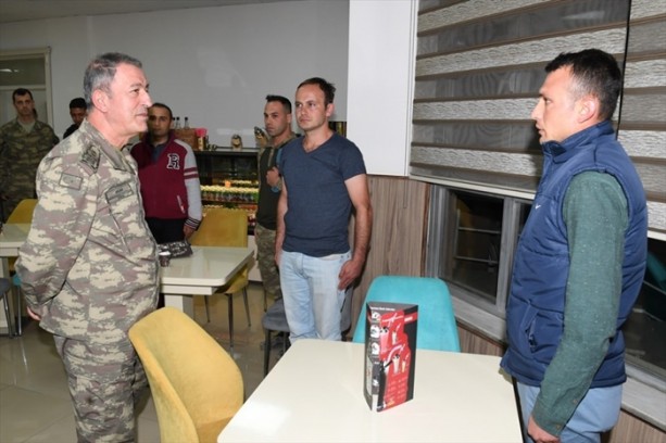 Foto - Hulusi Akar, o bölgeleri denetledi