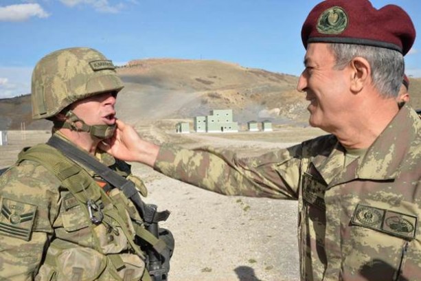 Foto - Hulusi Akar'dan Özel Kuvvetler'e ziyaret